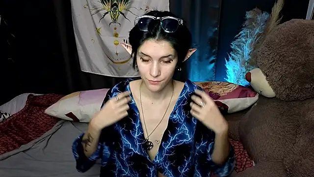 Hyeon Jin online show from January 2025 12:00:01 AM