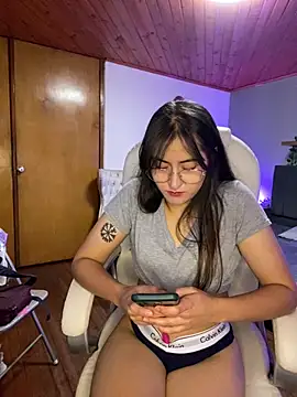 Camila pinkk online show from January 2025 01:27:01 PM