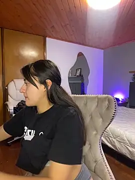 Camila pinkk online show from February 2025 04:58:01 PM