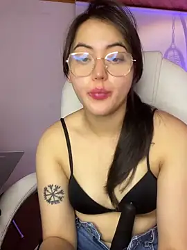 Camila pinkk online show from May 2026 01:41:01 PM