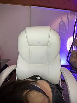 Camila pinkk online show from May 2026 01:50:01 PM