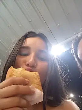 Snapshot of the_queen_of_street chatting on January 2025 07:07:01 AM the queen of street online show from January 2025 07:07:01 AM