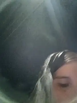 Snapshot of the_queen_of_street chatting on November 2025 02:33:01 AM the queen of street online show from November 2025 02:33:01 AM