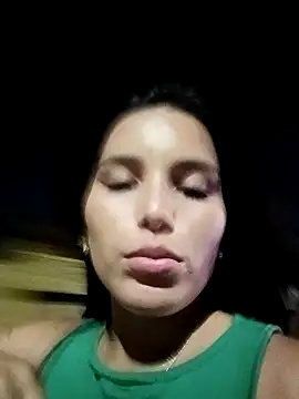 Snapshot of the_queen_of_street chatting on December 2025 02:27:01 AM the queen of street online show from December 2025 02:27:01 AM