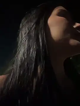 Snapshot of the_queen_of_street chatting on February 2026 04:05:02 AM the queen of street online show from February 2026 04:05:02 AM