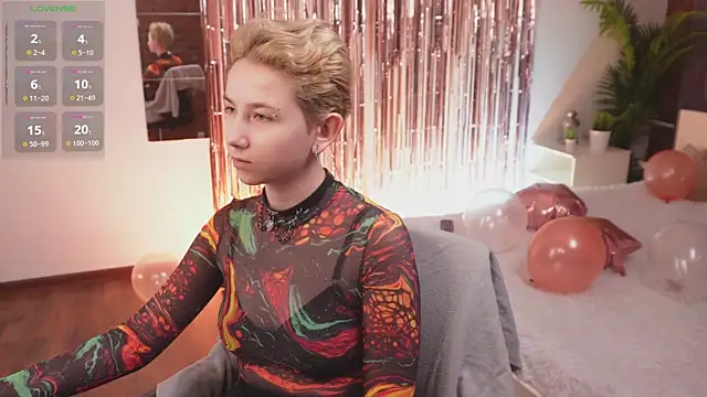 Snapshot of Aurora_First chatting on January 2025 03:05:02 PM Aurora First online show from January 2025 03:05:02 PM