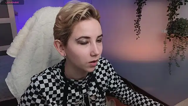 Snapshot of Aurora_First chatting on February 2025 02:50:02 PM Aurora First online show from February 2025 02:50:02 PM