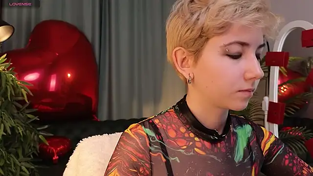 Snapshot of Aurora_First chatting on February 2025 03:06:01 PM Aurora First online show from February 2025 03:06:01 PM