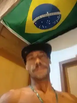 Snapshot of KaleuSC chatting on January 2025 02:56:01 AM KaleuSC online show from January 2025 02:56:01 AM