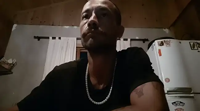 Snapshot of KaleuSC chatting on January 2025 03:53:02 AM KaleuSC online show from January 2025 03:53:02 AM