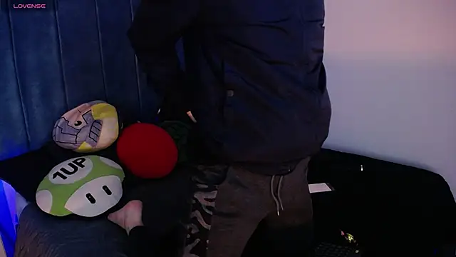 AlecLightwood  online show from January 2025 02:41:01 PM