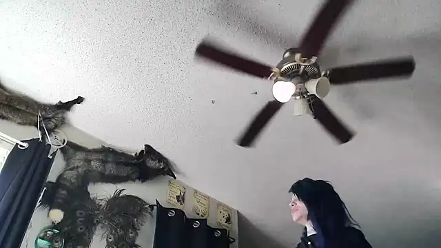 trashbrat online show from September 2025 10:20:01 PM