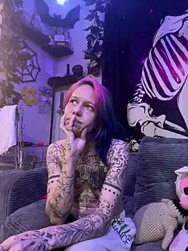 Snapshot of trashbrat chatting on April 2026 02:27:02 AM trashbrat online show from April 2026 02:27:02 AM