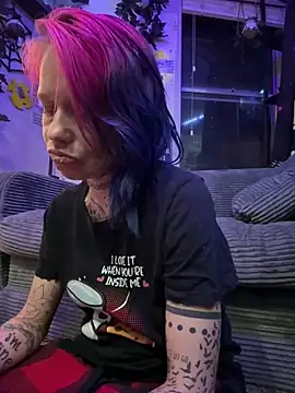 Snapshot of trashbrat chatting on May 2026 08:52:01 AM trashbrat online show from May 2026 08:52:01 AM