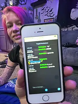 Snapshot of trashbrat chatting on May 2026 06:54:02 AM trashbrat online show from May 2026 06:54:02 AM