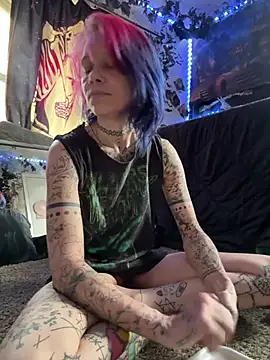 Snapshot of trashbrat chatting on June 2026 07:19:02 PM trashbrat online show from June 2026 07:19:02 PM
