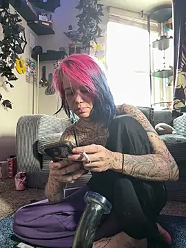 trashbrat online show from June 2026 10:09:02 PM