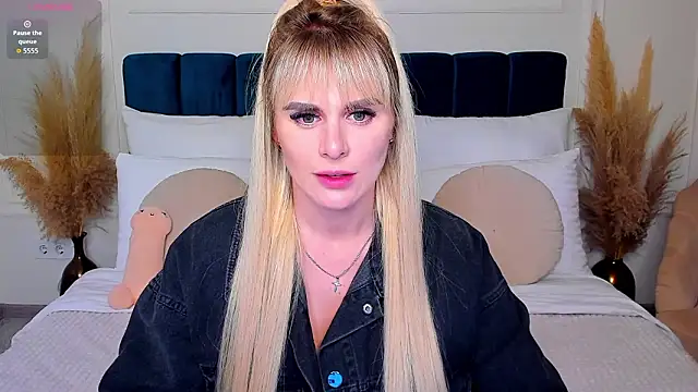 Snapshot of LiluDav chatting on February 2026 01:49:02 PM LiluDav online show from February 2026 01:49:02 PM