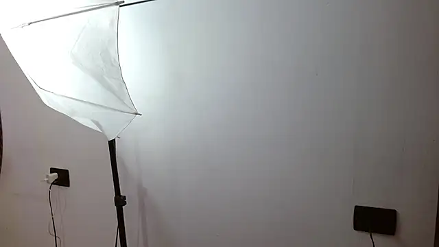 Charlot Vega  online show from March 2025 01:26:02 PM