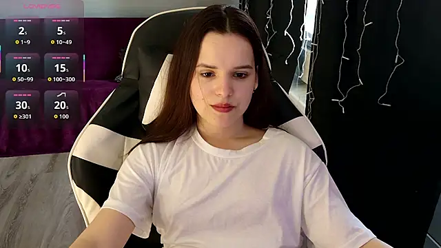 Snapshot of Harleen_Moore chatting on May 2026 05:05:02 AM Harleen Moore online show from May 2026 05:05:02 AM