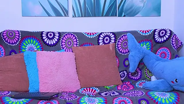 Ana and Leo online show from July 2026 04:10:02 PM