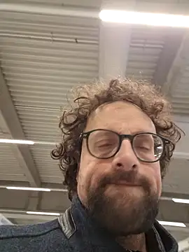 Snapshot of littlehairyman chatting on January 2025 09:56:01 AM littlehairyman online show from January 2025 09:56:01 AM