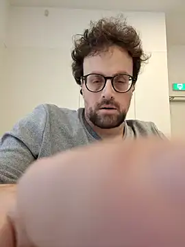 Snapshot of littlehairyman chatting on March 2025 02:04:02 PM littlehairyman online show from March 2025 02:04:02 PM