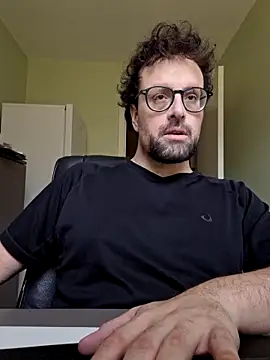 Snapshot of littlehairyman chatting on March 2025 11:29:02 AM littlehairyman online show from March 2025 11:29:02 AM