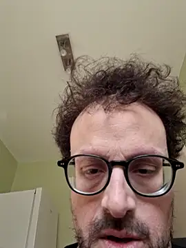 Snapshot of littlehairyman chatting on March 2025 01:51:01 PM littlehairyman online show from March 2025 01:51:01 PM