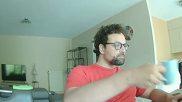 Snapshot of littlehairyman chatting on September 2025 07:41:01 AM littlehairyman online show from September 2025 07:41:01 AM