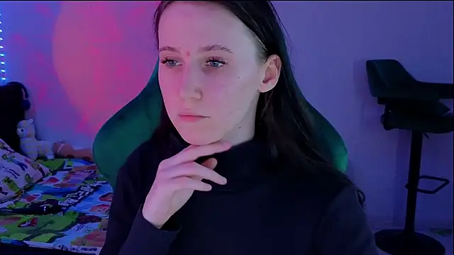 mon lola online show from March 2025 05:49:01 PM