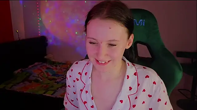 mon lola online show from March 2025 08:32:02 PM