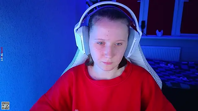 mon lola online show from October 2025 03:24:01 PM