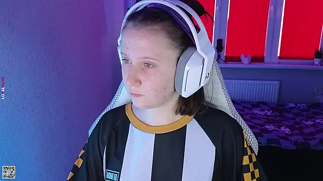 mon lola online show from October 2025 11:21:02 AM