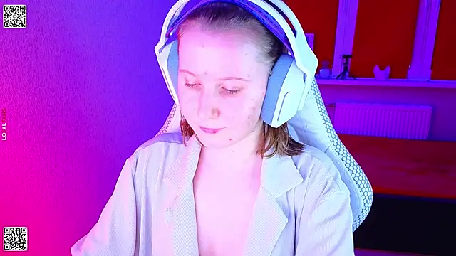 mon lola online show from November 2025 03:15:02 PM