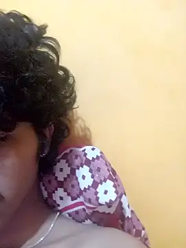 Snapshot of CosmicEmuu chatting on January 2025 07:31:02 PM CosmicEmuu online show from January 2025 07:31:02 PM