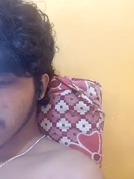 Snapshot of CosmicEmuu chatting on September 2025 06:29:02 AM CosmicEmuu online show from September 2025 06:29:02 AM