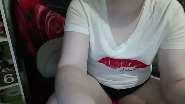 AverageRose online show from June 2026 12:44:01 AM