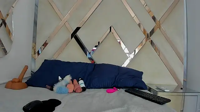 Snapshot of angelehtx2 chatting on October 2025 12:27:02 PM angelehtx2 online show from October 2025 12:27:02 PM