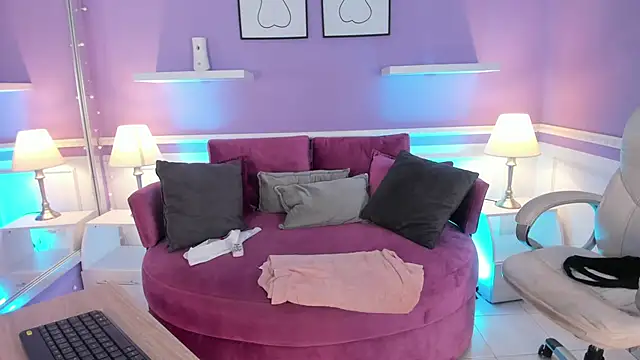 Snapshot of Emma_Walkerr_ chatting on February 2025 10:00:01 PM Emma Walkerr online show from February 2025 10:00:01 PM