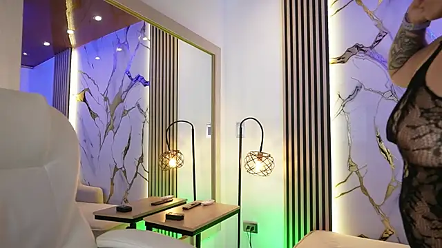 Snapshot of Emma_Walkerr_ chatting on February 2026 07:00:02 PM Emma Walkerr online show from February 2026 07:00:02 PM