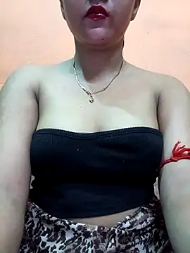 Eisha 20s online show from September 2025 10:32:01 PM