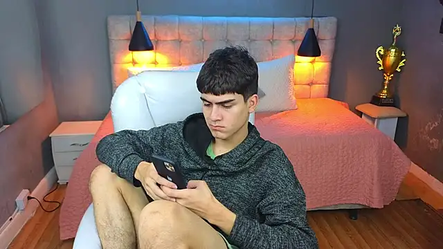 Tommy18   online show from March 2025 06:02:02 AM