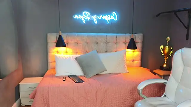 Tommy18   online show from March 2025 09:07:02 AM