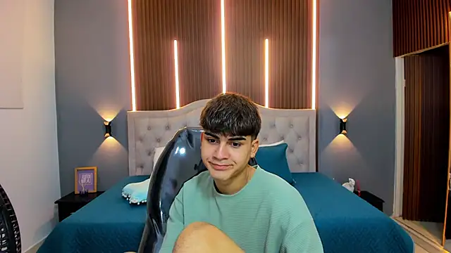 Tommy18   online show from October 2025 03:25:02 AM