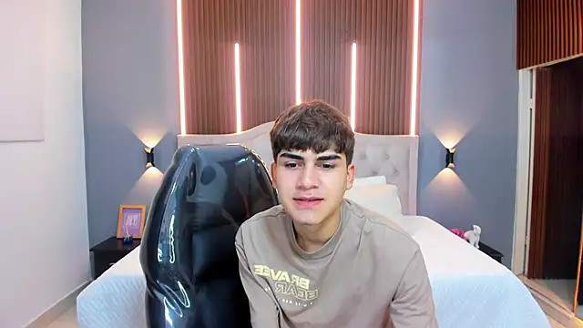 Tommy18   online show from October 2025 03:31:02 AM