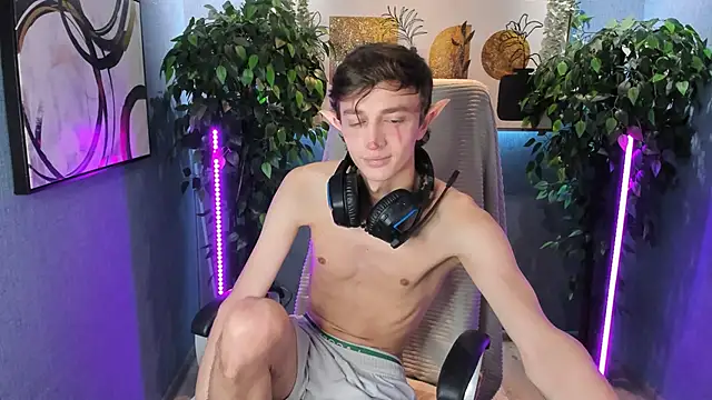 Snapshot of John_Weasley chatting on October 2025 08:36:01 AM John Weasley online show from October 2025 08:36:01 AM