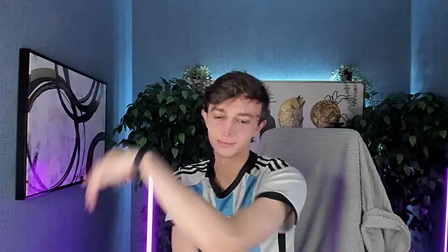 Snapshot of John_Weasley chatting on November 2025 01:10:02 PM John Weasley online show from November 2025 01:10:02 PM