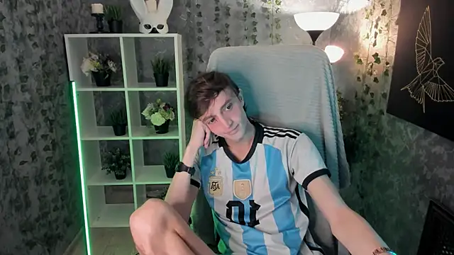 Snapshot of John_Weasley chatting on November 2025 01:11:01 PM John Weasley online show from November 2025 01:11:01 PM