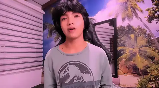 Snapshot of AllanYong18 chatting on January 2025 04:21:01 AM AllanYong18 online show from January 2025 04:21:01 AM